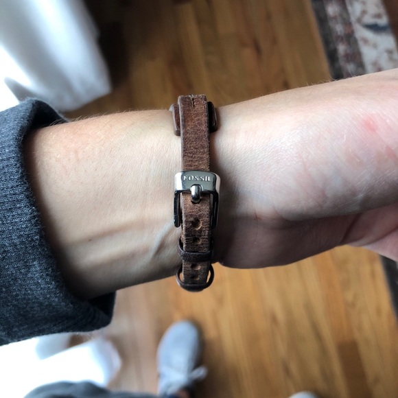 Women’s Brown Leather Fossil Watch - Picture 3 of 6